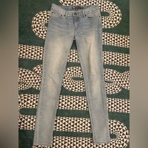 Levi’s Demi curve modern rise light wash skinny Jean 26 2R